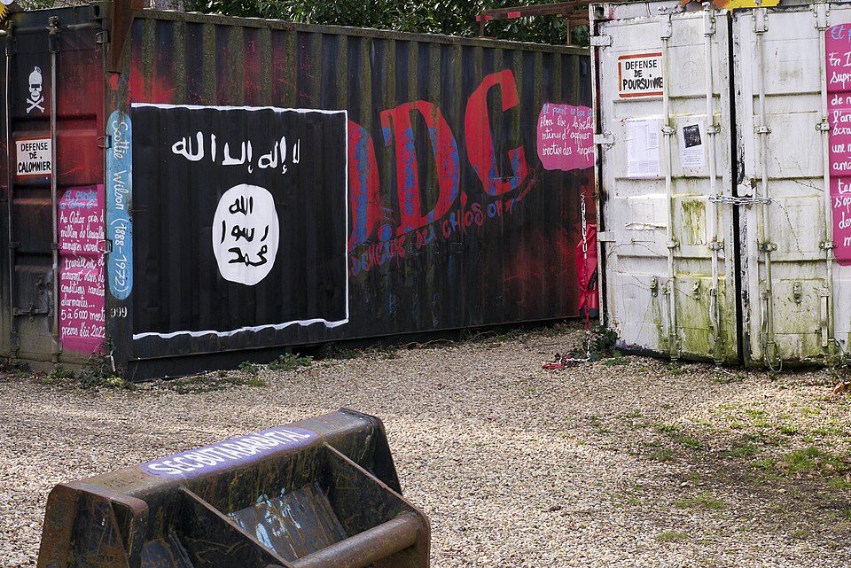 File:Flag of Islamic State (St.-Romain-au-Mont-d'Or).jpg