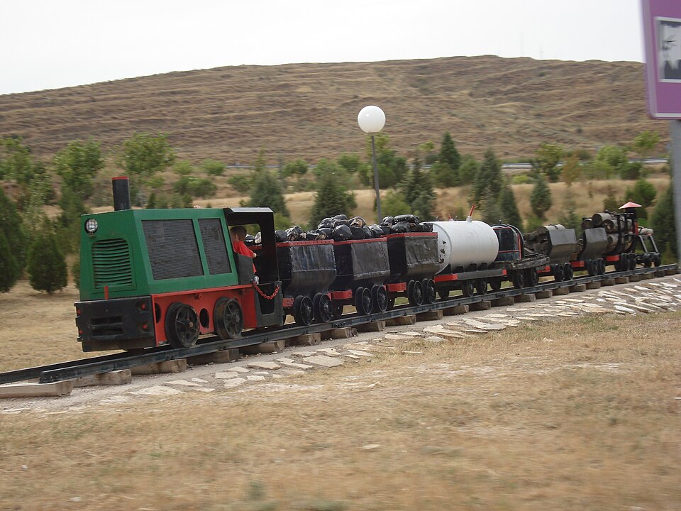 File:Mining Train 00.jpg