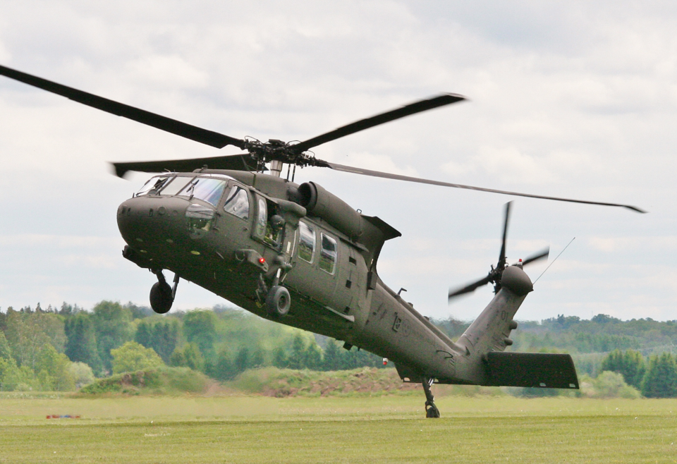 File:Swedish Helicopter Force UH-60.png