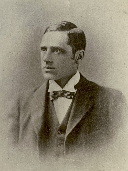 File:Banjo Patterson.jpg
