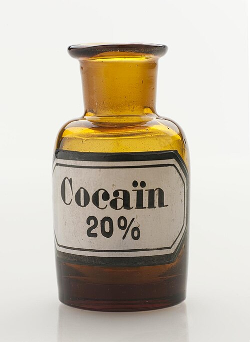 File:Bottle for cocaine solution 2.jpg