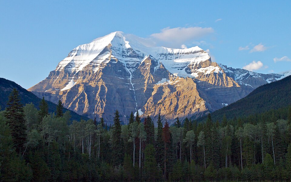 File:Finally No Clouds - Mount Robson.jpg