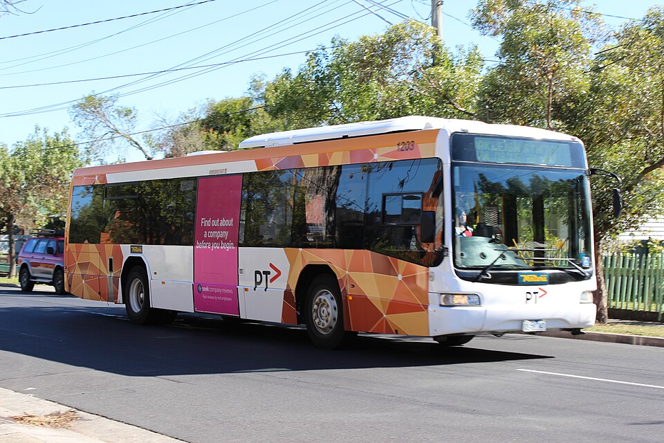 File:Route 701 bus near Oakleigh.jpg