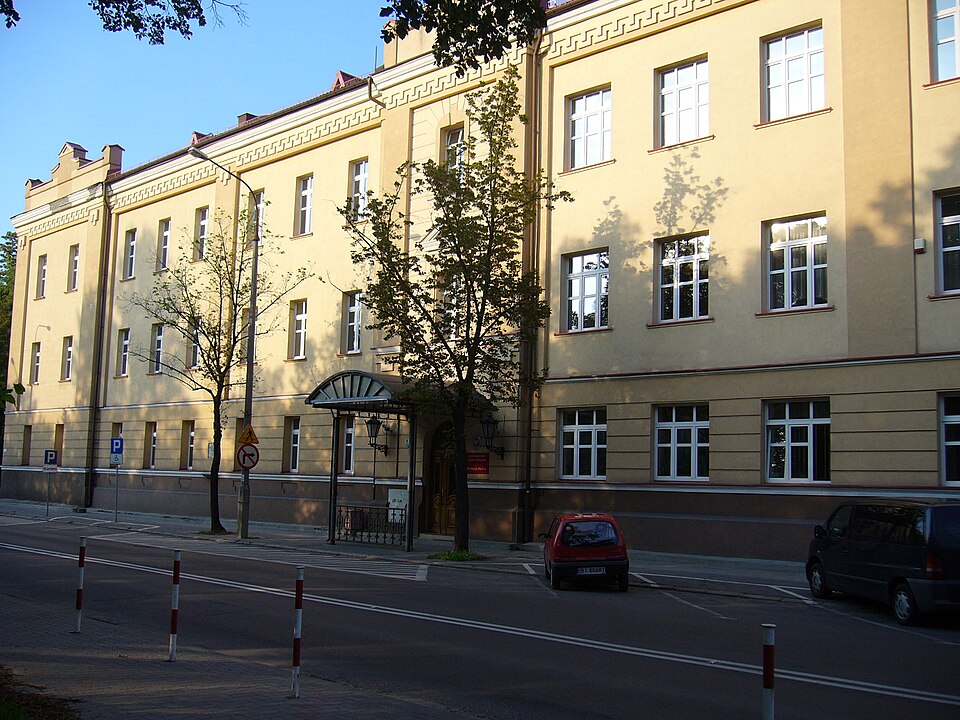 File:University of Białystok Faculty of Law.jpg