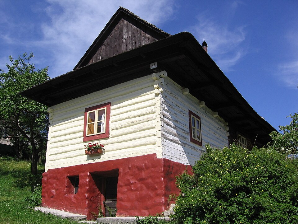 File:Vlkolinec house 47.jpg