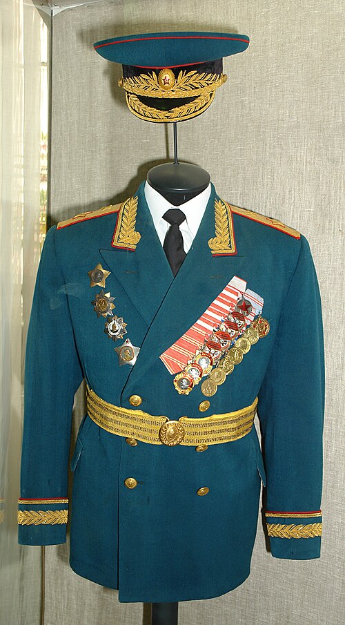 File:Форма маршала артиллерии.jpg