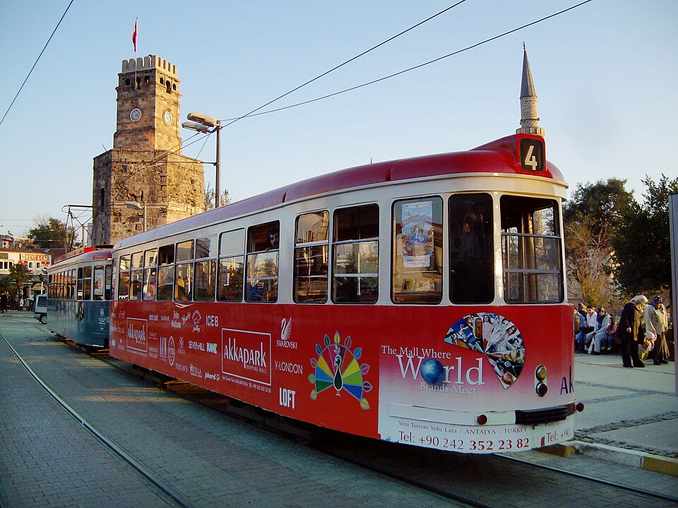 File:Antalya Strassenbahn.JPG