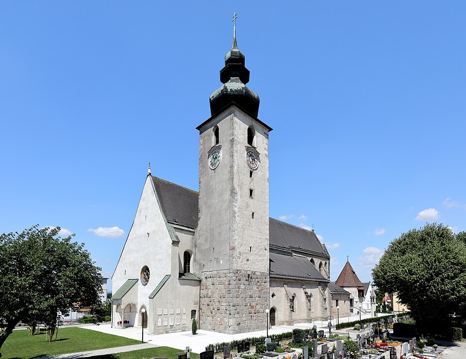 File:Enns - Basilika (1).JPG