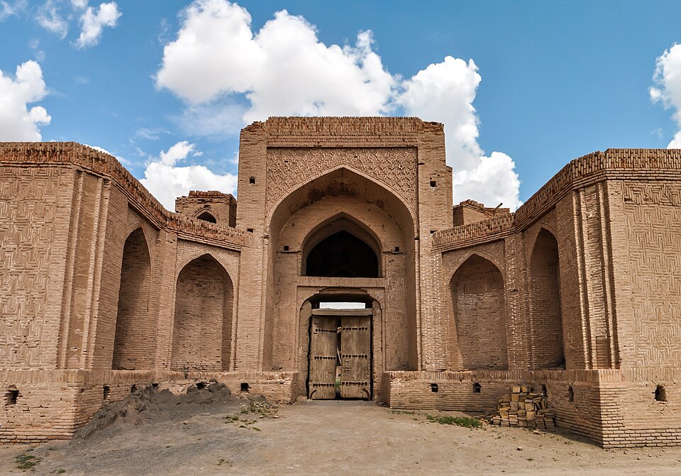 File:Karavansaraye Zafaranie Sabzevar (cropped).jpg