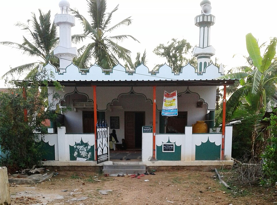 File:Mandagere Mosque.jpg