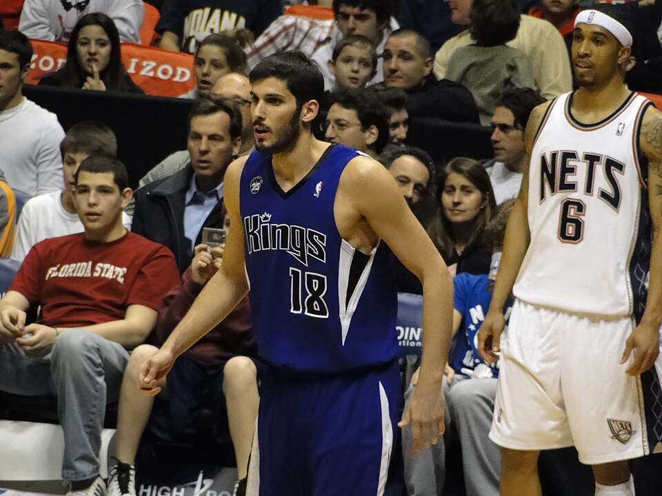 File:Omri Casspi Courtney Lee.jpg