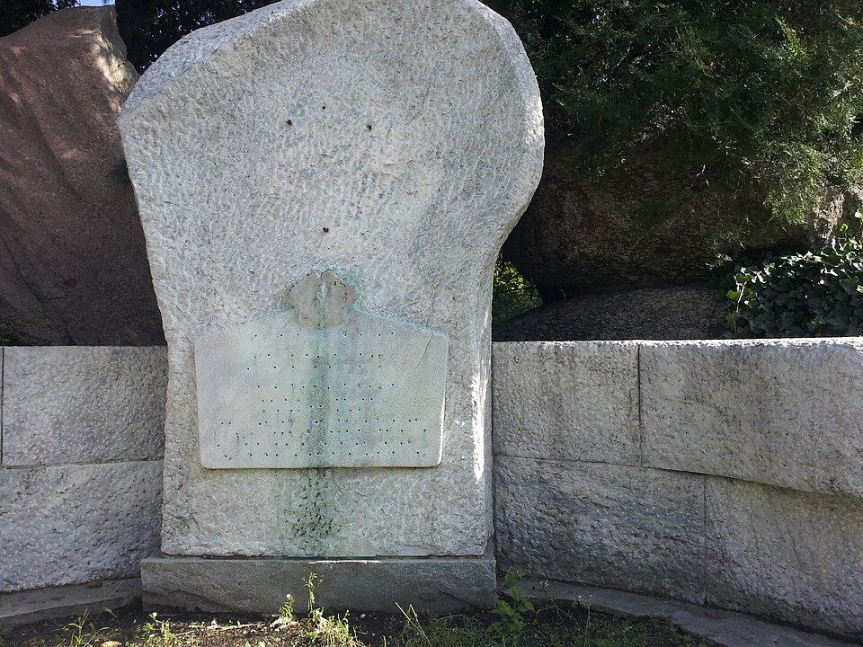 File:Rudolf Steiner Denkmal.jpg