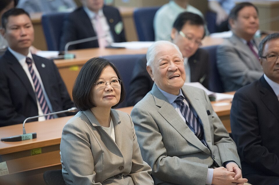 File:08.27 總統出席「人民直選總統暨臺灣民主發展二十周年」研討會」 (28970096470).jpg