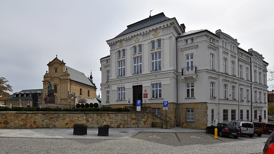 File:Krosno, kościół Podwyższenia Krzyża (HB6).jpg