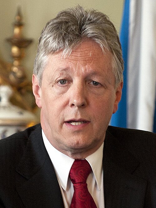 File:Peter Robinson headshot, 2011.jpg