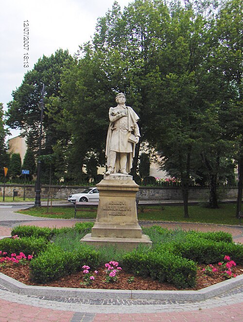 File:Pomnik Mickiewicza.jpg