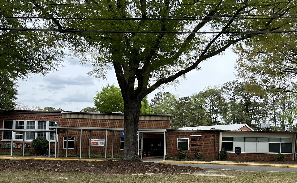 File:Ridge Elementary School.jpg