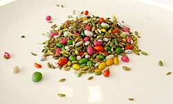 Sugar-coated and uncoated fennel fruits used as a breath freshener