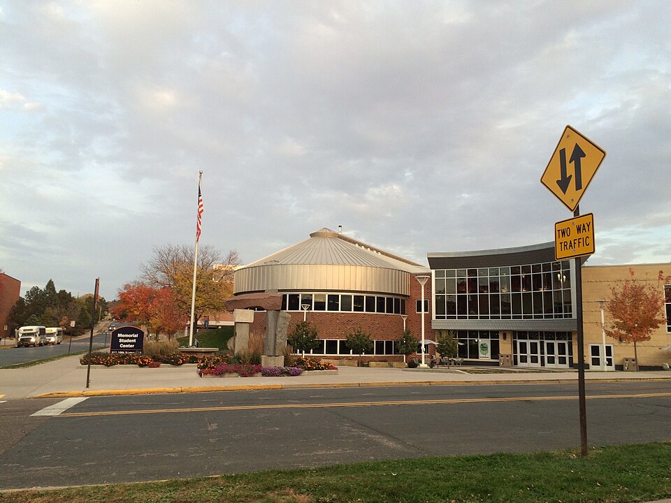 File:UW Stout MSC.JPG