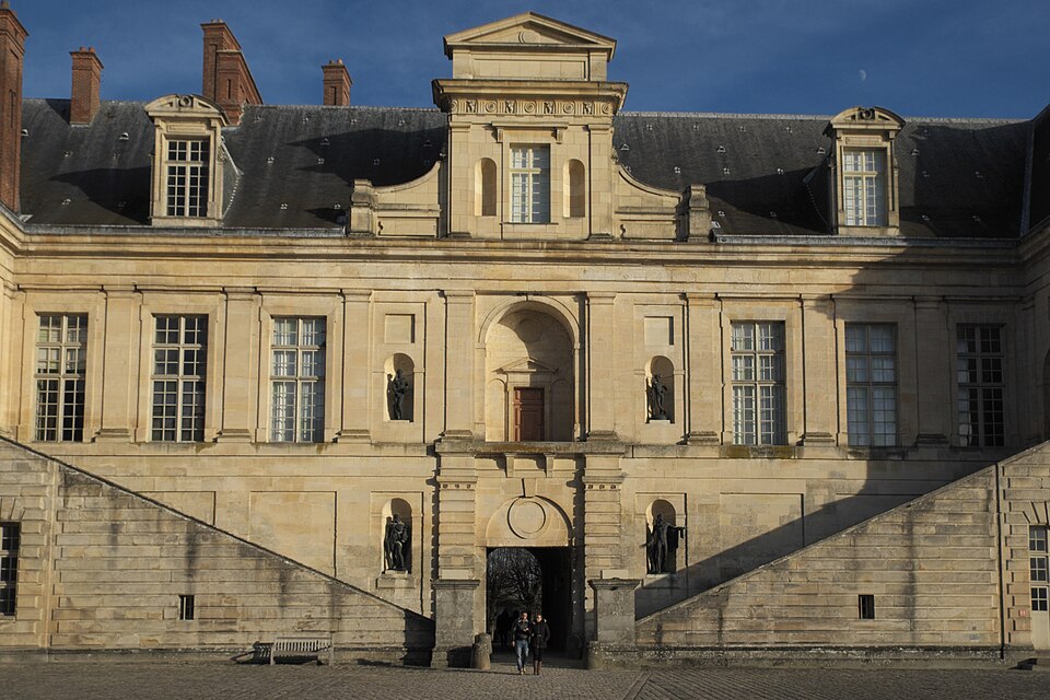 File:Fontainebleau Château 534.jpg