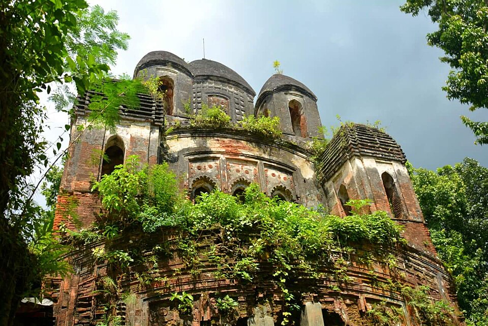 File:Sam Sundor Temple front view.jpg