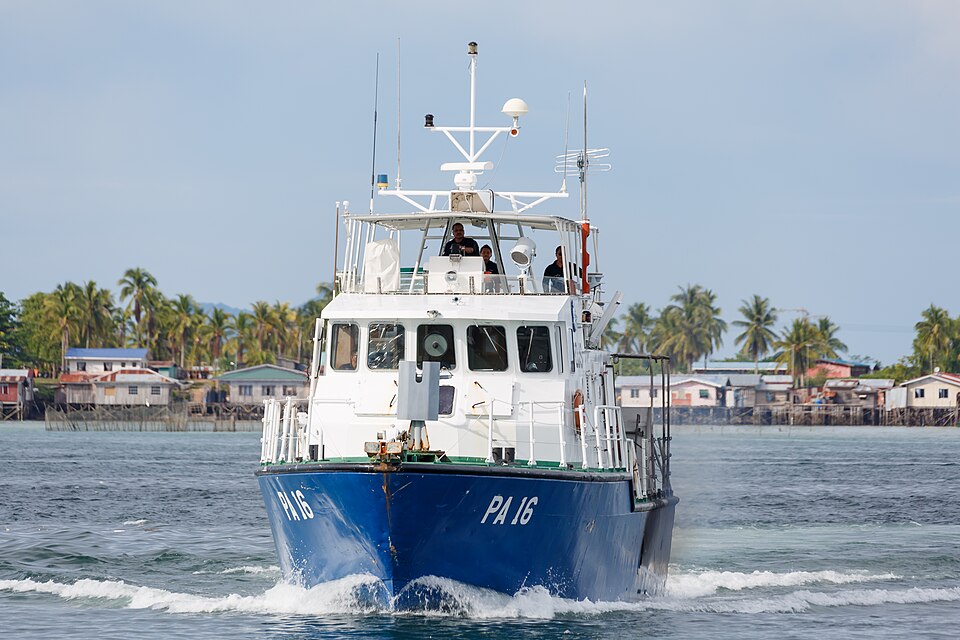 File:Semporna Sabah Ship-PA-16-01.jpg
