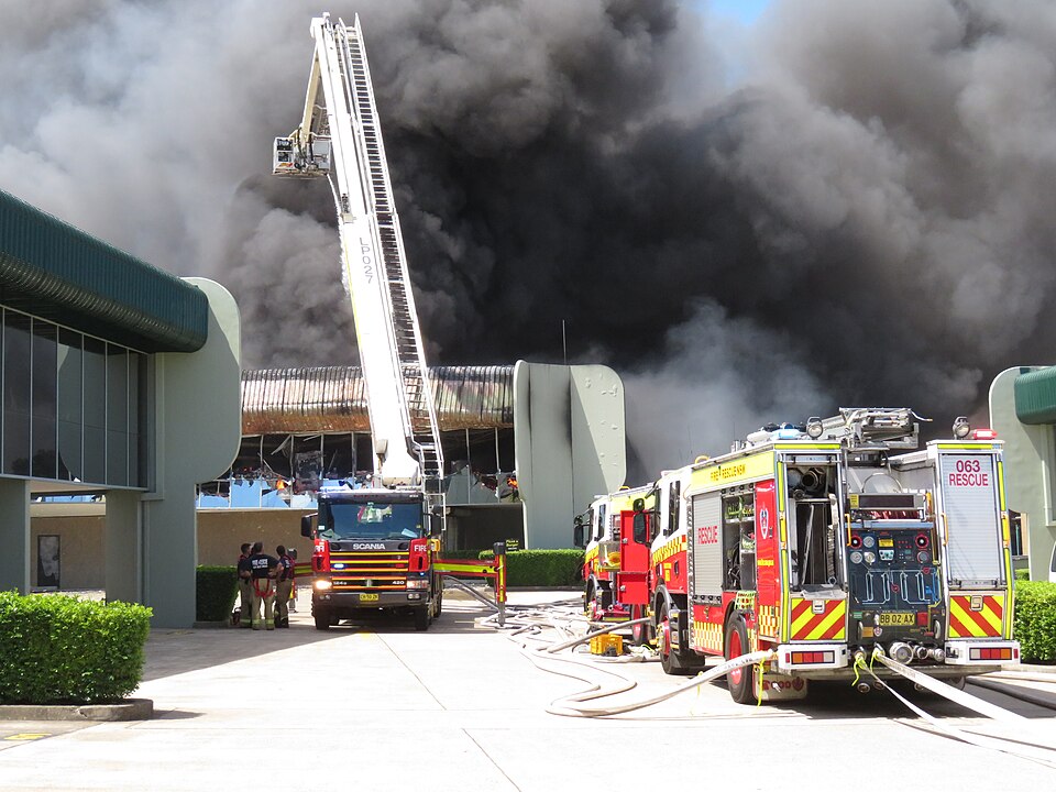 File:Seven Hills Factory Fire.jpg