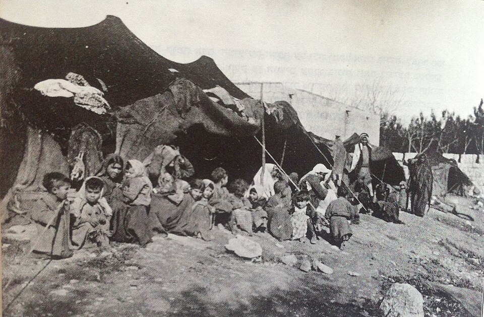 File:מאהל צוענים מצפון לשער שכם.jpg