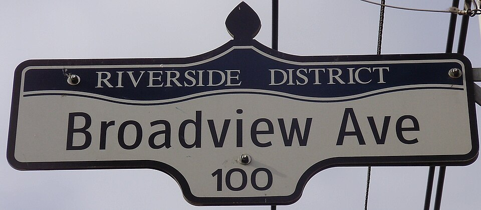 File:Broadview Avenue Sign.jpg