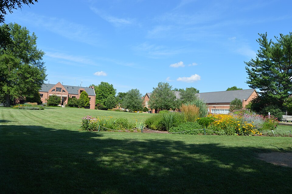 File:Bullis School Bethesda Maryland.JPG