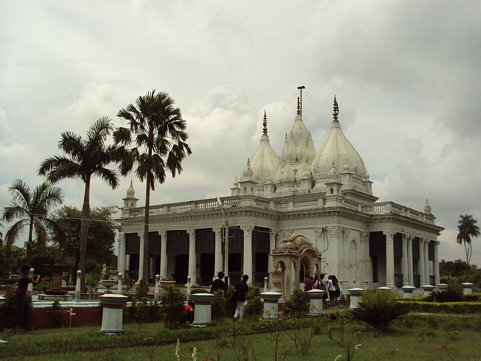 File:Katgola Temple.JPG