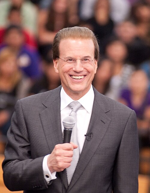 File:Lowell Milken.jpg