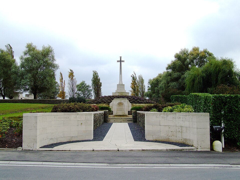 File:Messines Ridge memorial entrance 3035100372.JPG