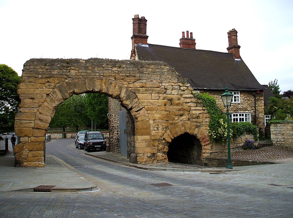 File:Newport Arch.jpg