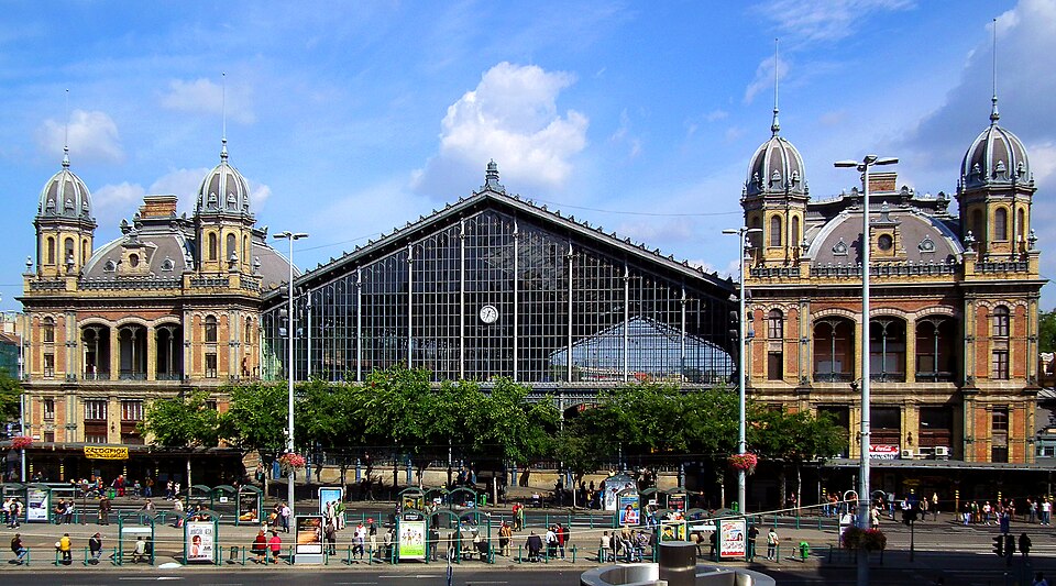File:Nyugati pályaudvar, Budapest.jpg