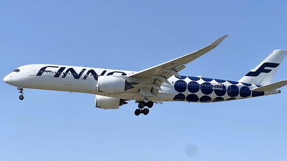 File:OH-LWL A359 MarimekkoKivetLivery.jpg