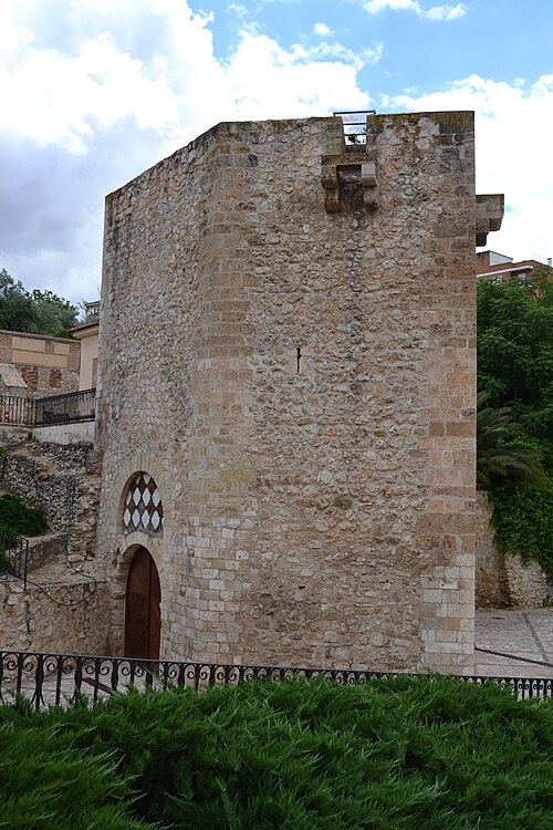 File:Torreón de Álvar Fáñez (27796262615).jpg