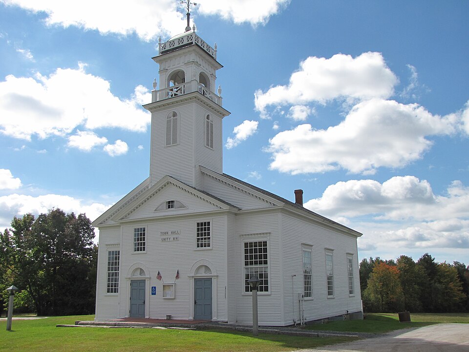 File:Unity Town Hall.JPG