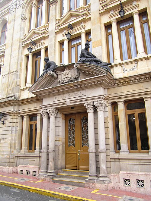 File:Bogotá Museo de la Policía.JPG