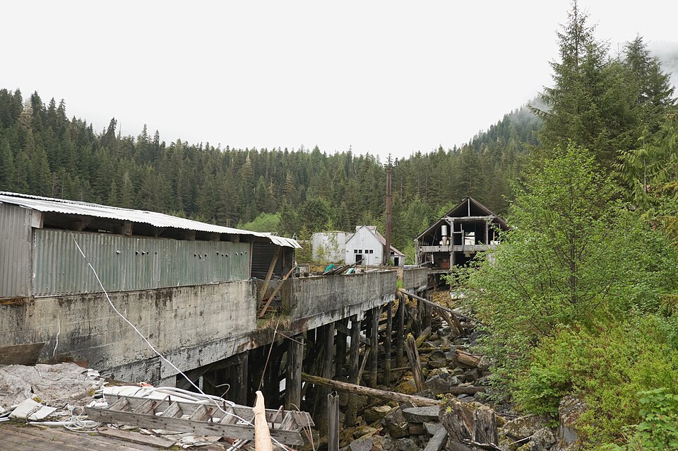 File:Cannery Ruins, Butedale, BC..jpg