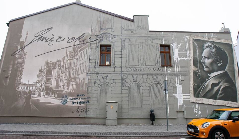 File:J Swiecicki mural.jpg