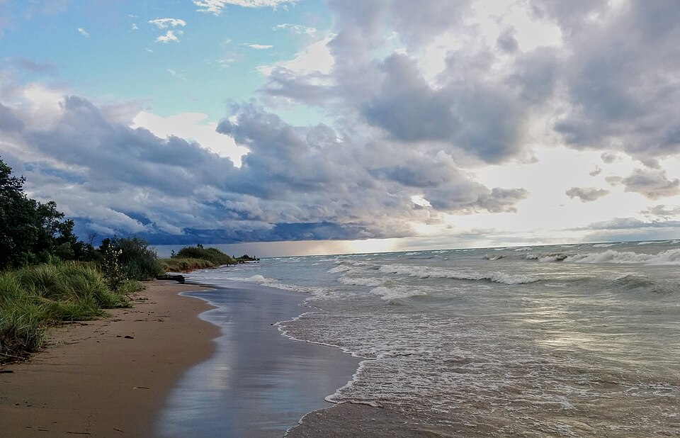 File:Point Farms Provincial Park.jpg