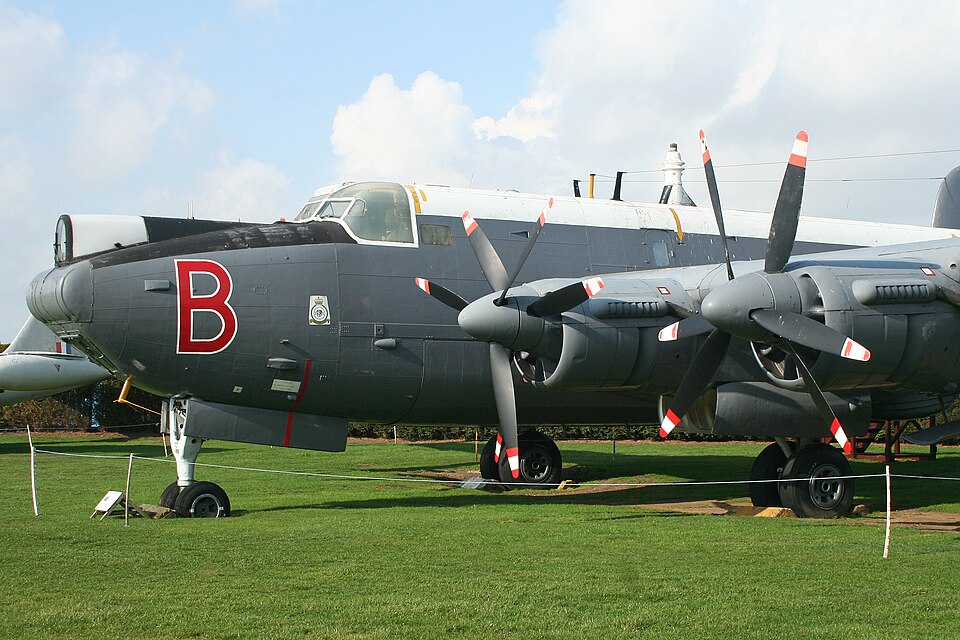 File:Avro Shackleton MR3 WR977 B (6806414794).jpg