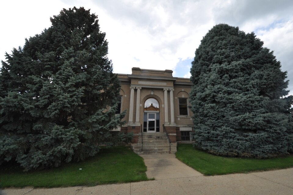 File:CherokeeIA Library.jpg