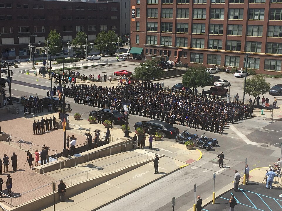 File:Police funeral, Indianapolis 2017-08-02.jpg