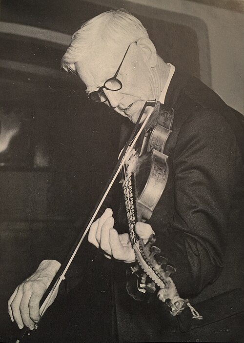 File:Thorvald Oftedal with Hardanger fiddle.jpg