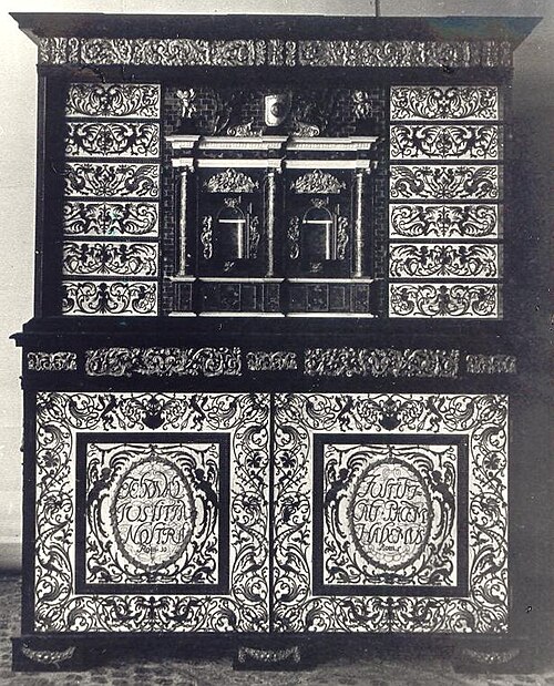 File:Tortoiseshell cabinet Sobieski.JPG