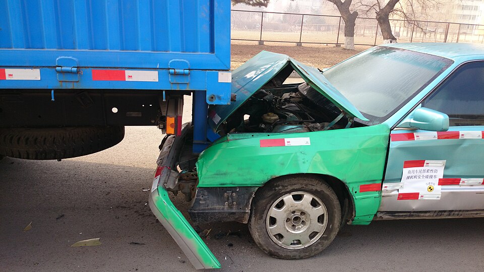 File:Underride guard full-width impact test.JPG