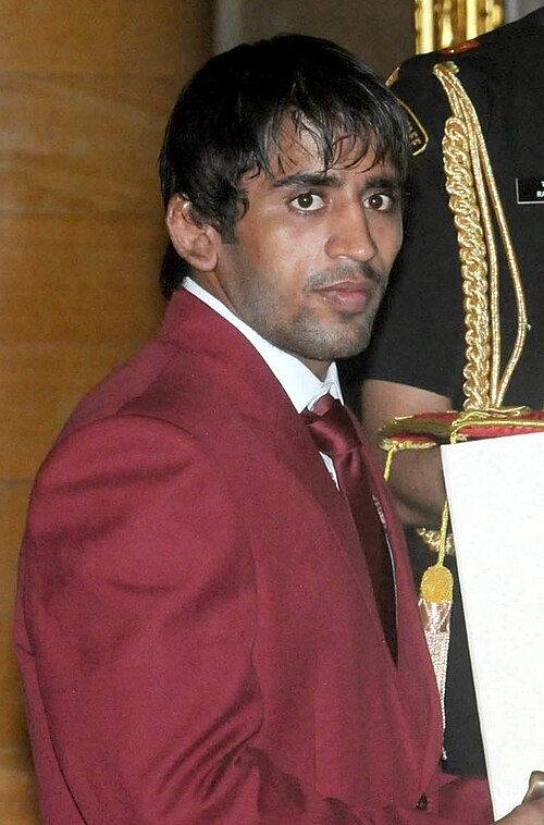 File:Bajrang Punia receiving Arjuna Award-2015 (cropped).jpg