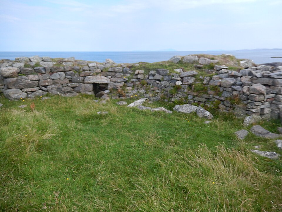 File:DSCN6404 Dun Mor Vaul.jpg